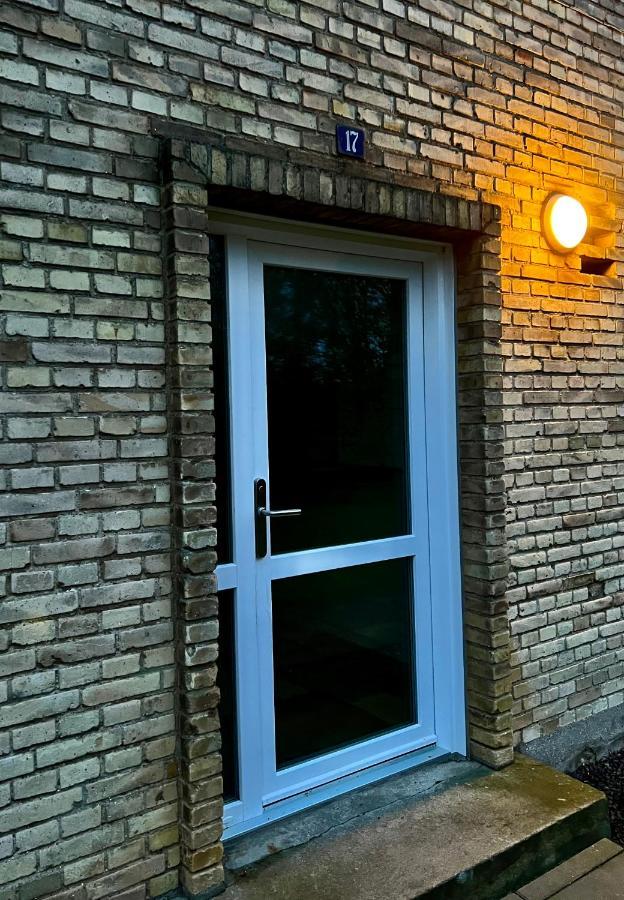 Dejlig 2 Vaerelses Lejlighed Apartment แรนเดอร์ส ภายนอก รูปภาพ
