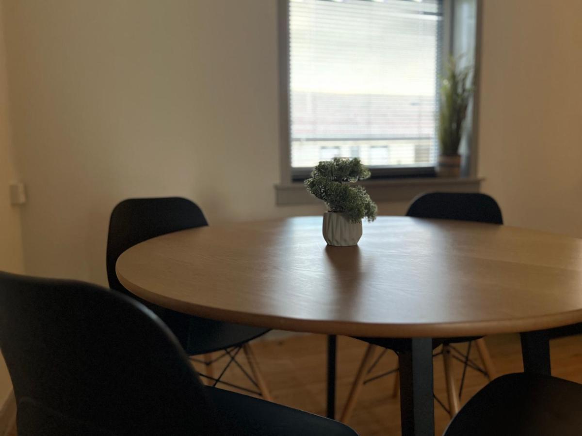 Dejlig 2 Vaerelses Lejlighed Apartment แรนเดอร์ส ภายนอก รูปภาพ